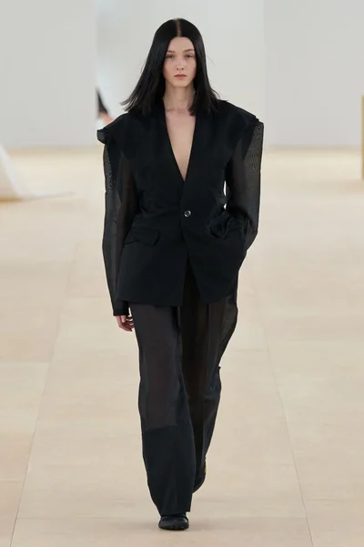 Look 27